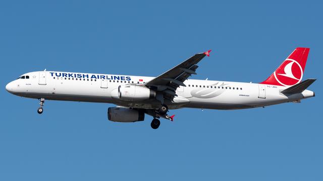 TC-JRH:Airbus A321:Turkish Airlines